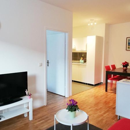 City Center Apartment Umag Bagian luar foto
