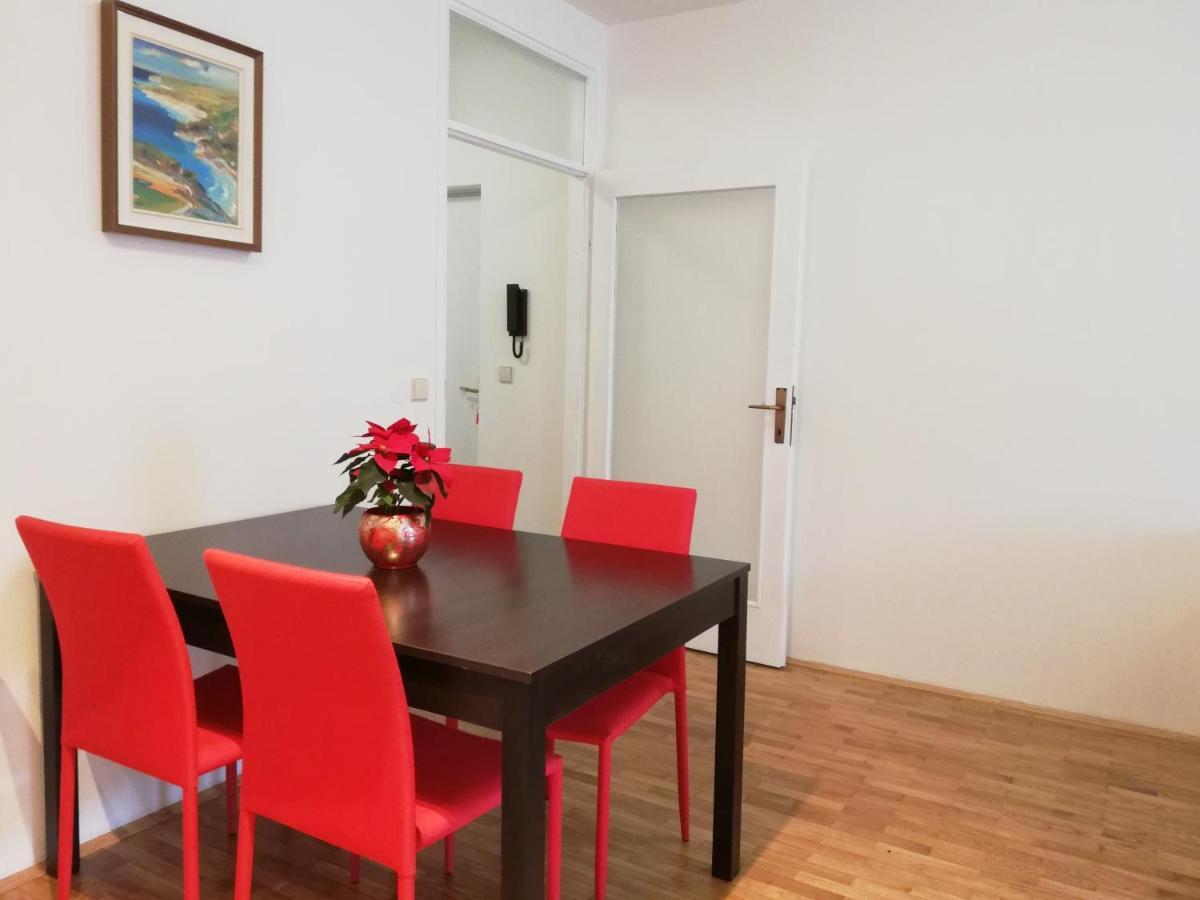 City Center Apartment Umag Bagian luar foto