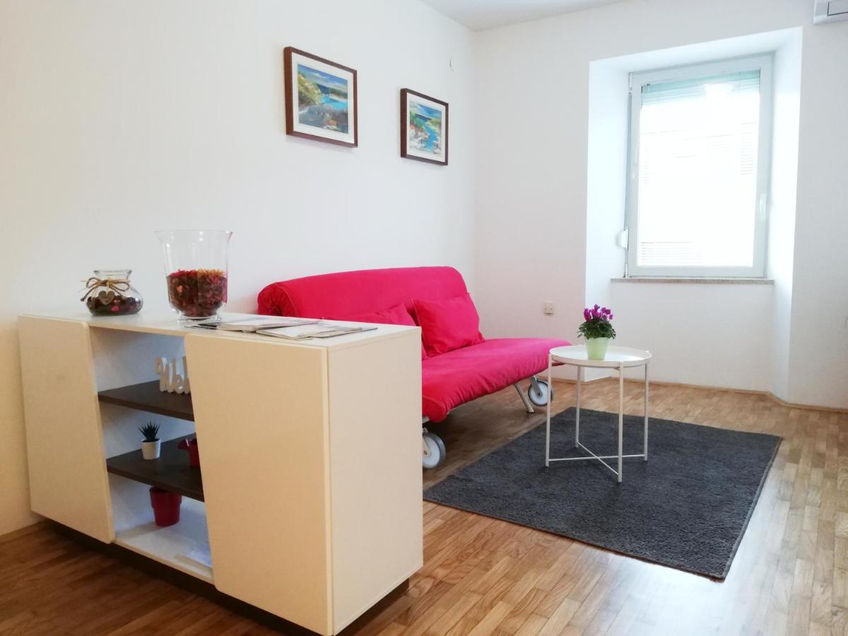 City Center Apartment Umag Bagian luar foto