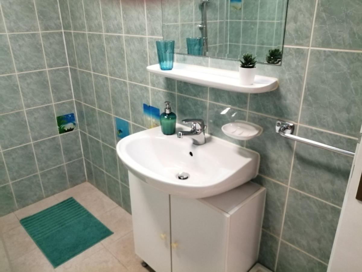 City Center Apartment Umag Bagian luar foto